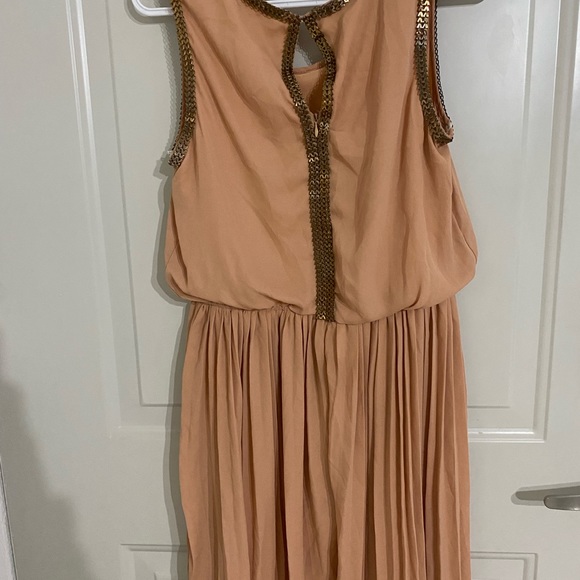 Dress - Picture 2 of 4